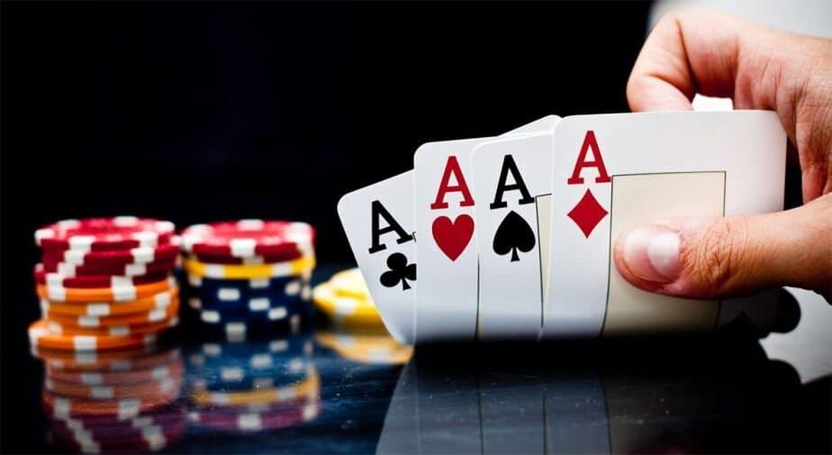 Điểm khác biệt giữa poker và xì tố